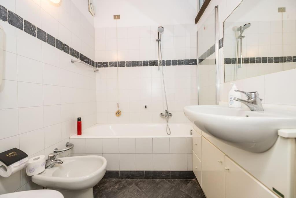 Wonderful Two Floors Apartment Milano Exterior foto